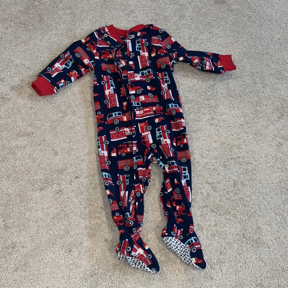 Bundle of Carter’s 12 month clothes - Picture 13 of 16